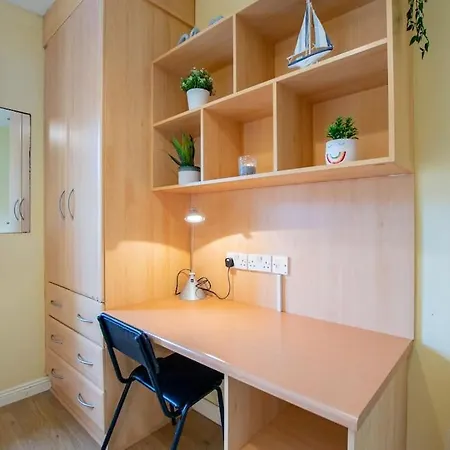 83 - Superb Townhouse By Shortstays Casa de Férias Galway