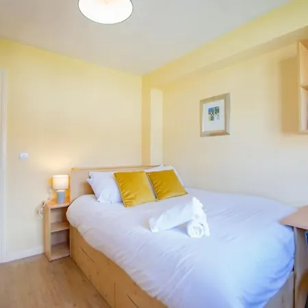 Ferienhaus 83 - Superb Townhouse By Shortstays Galway