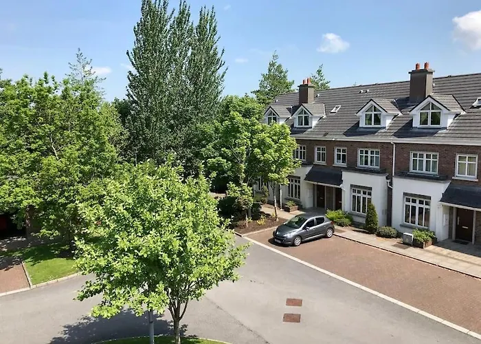 83 - Superb Townhouse By Shortstays