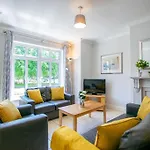 Дом отдыха 83 - Superb Townhouse By Shortstays Голуэй