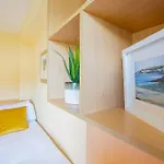83 - Superb Townhouse By Shortstays Дом отдыха Голуэй