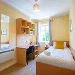 83 - Superb Townhouse By Shortstays Дом отдыха Голуэй