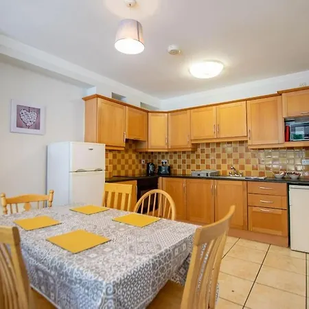83 - Superb Townhouse By Shortstays 골웨이