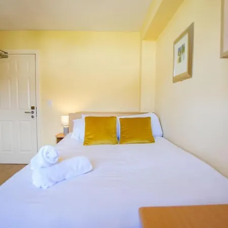 בית נופש 83 - Superb Townhouse By Shortstays