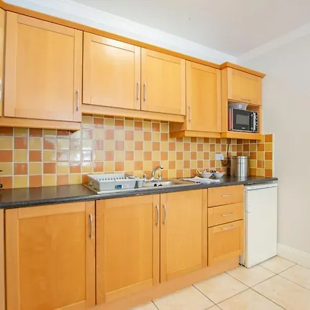 83 - Superb Townhouse By Shortstays - Σπίτι διακοπών *