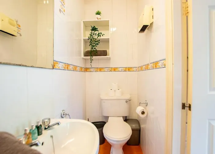 83 - Superb Townhouse By Shortstays Prázdninový dům Galway