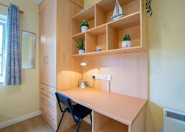 83 - Superb Townhouse By Shortstays Prázdninový dům Galway