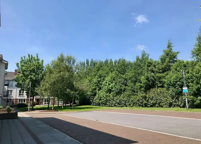 83 - Superb Townhouse By Shortstays Prázdninový dům Galway