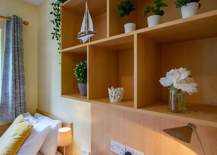 83 - Superb Townhouse By Shortstays * Galway