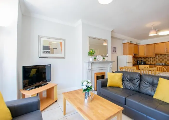 Prázdninový dům 83 - Superb Townhouse By Shortstays *