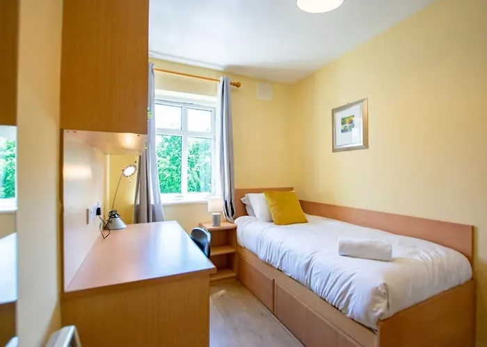 83 - Superb Townhouse By Shortstays * Galway