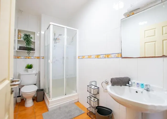 83 - Superb Townhouse By Shortstays Prázdninový dům Galway